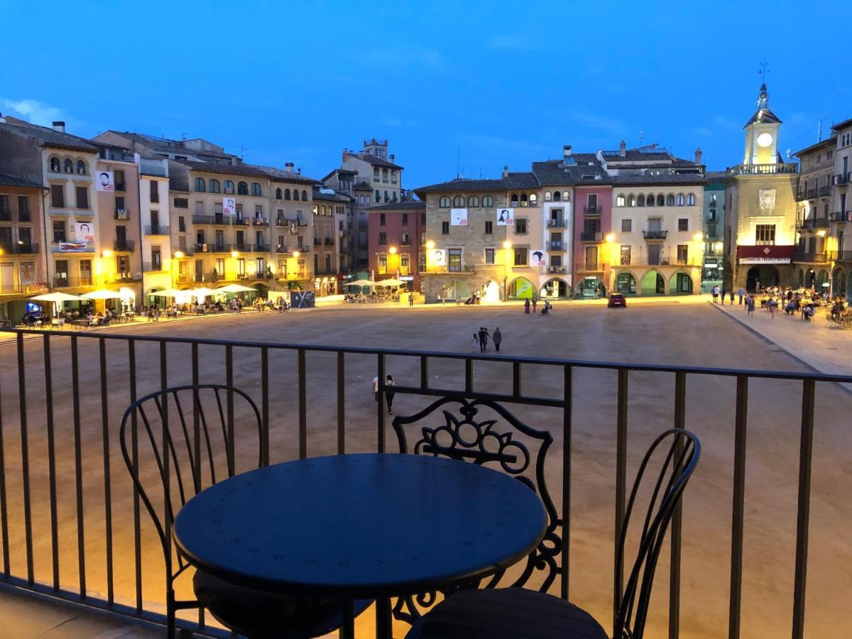 Apartaments Vicus 3 Con Vistas A La Plaza Mayor De Vic Exteriér fotografie