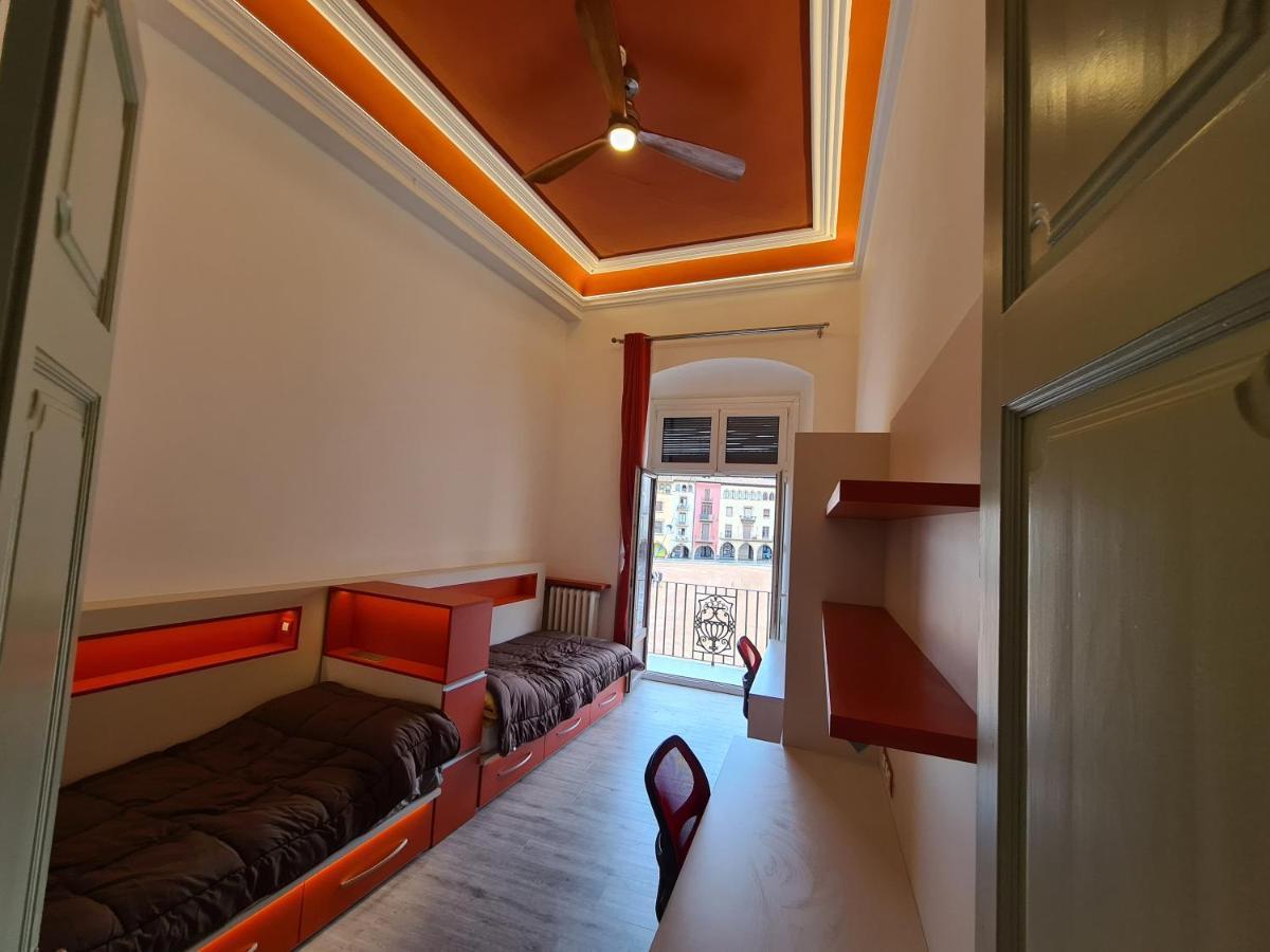Apartaments Vicus 3 Con Vistas A La Plaza Mayor De Vic Exteriér fotografie